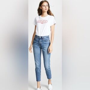 Levi's Wedgie Straight Ankle size 25